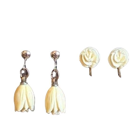 Vintage set of two celluloid floral clip on earrings - Picture 1 of 4